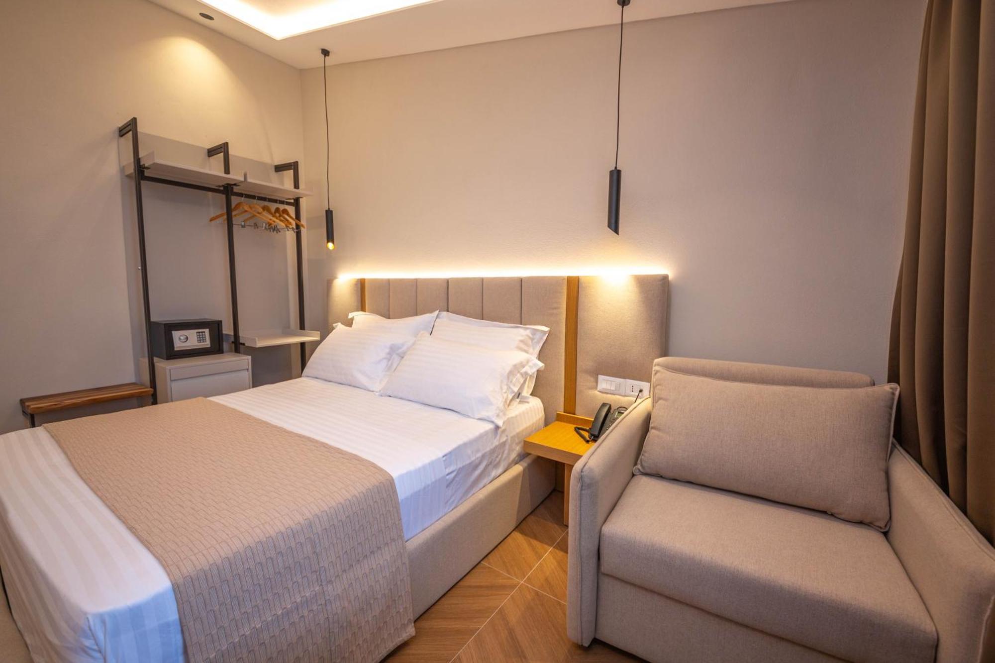 Emara Boutique Hotel Kavaje Bagian luar foto