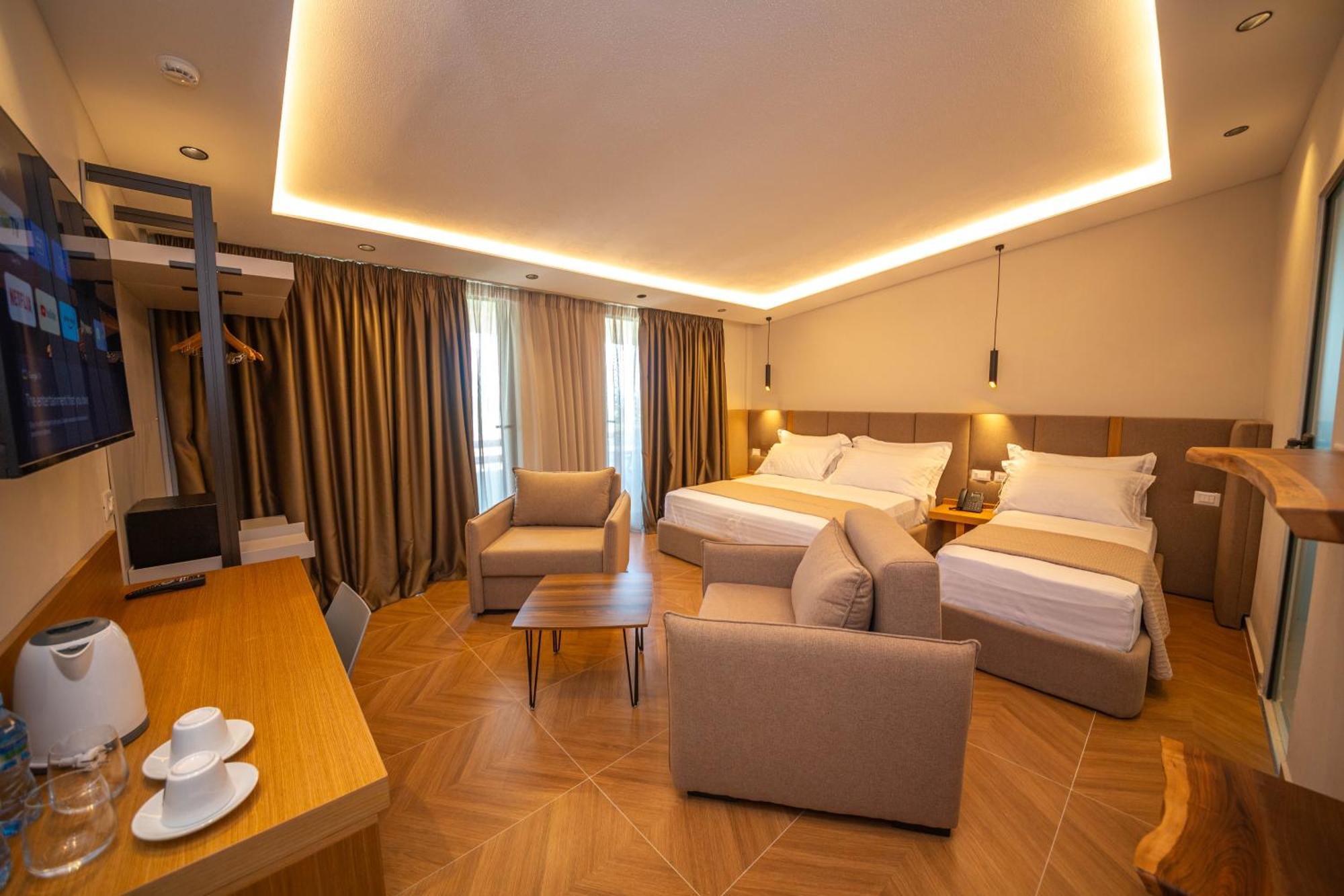 Emara Boutique Hotel Kavaje Bagian luar foto
